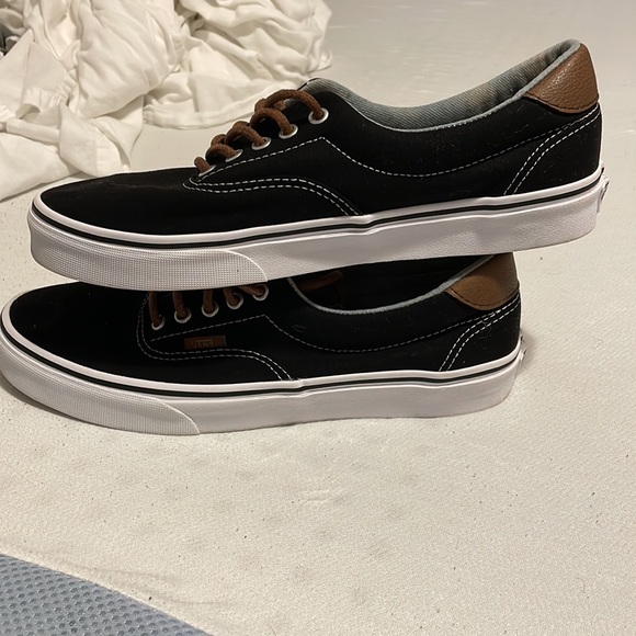 Vans - Picture 3 of 6